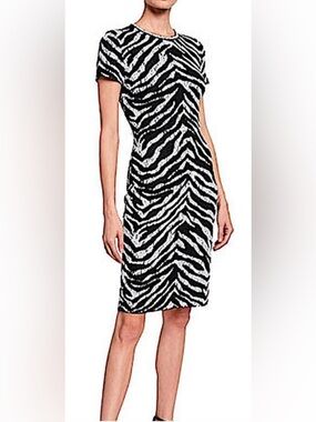 St. John zebra Jacquard Knit white Caviar Dress size 14
